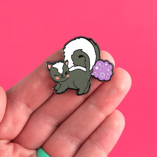 Skunky Spice Enamel Pin